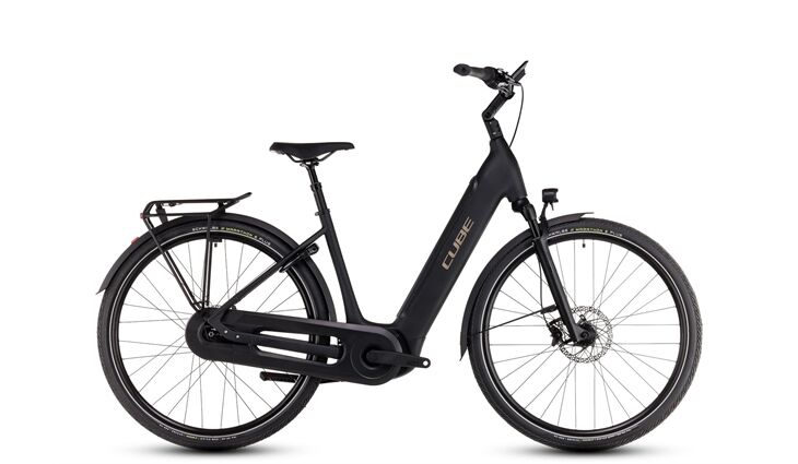 CUBE Supreme Hybrid Comfort SLX 625 46cm black´n´metal