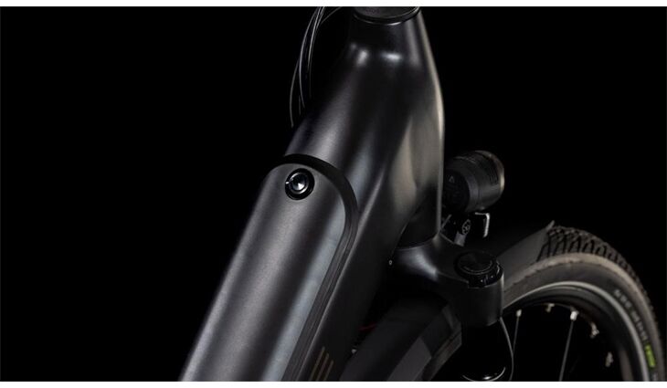 CUBE Supreme Hybrid Comfort SLX 625 46cm black´n´metal