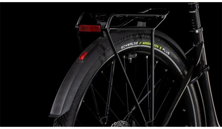 CUBE Supreme Hybrid Comfort SLX 625 46cm black´n´metal