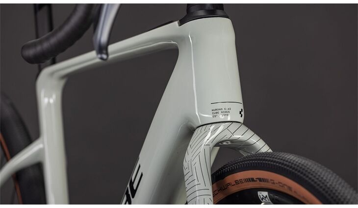 CUBE Nuroad Hybrid C:62 Race 400X M 12G GRX 2026